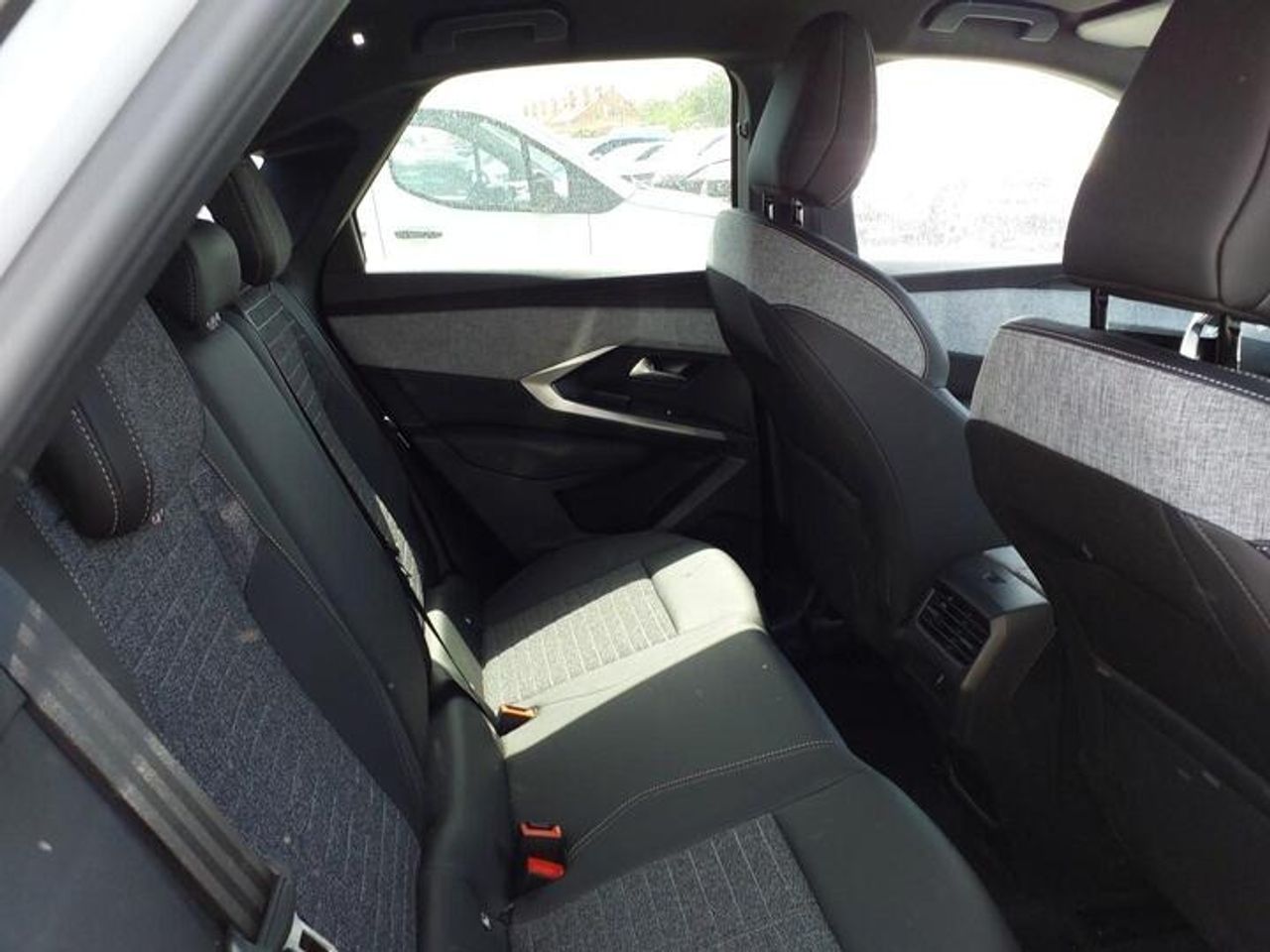 Peugeot 3008 Hybrid ALLURE 1.2 107KW  eDCS6 - Foto 2
