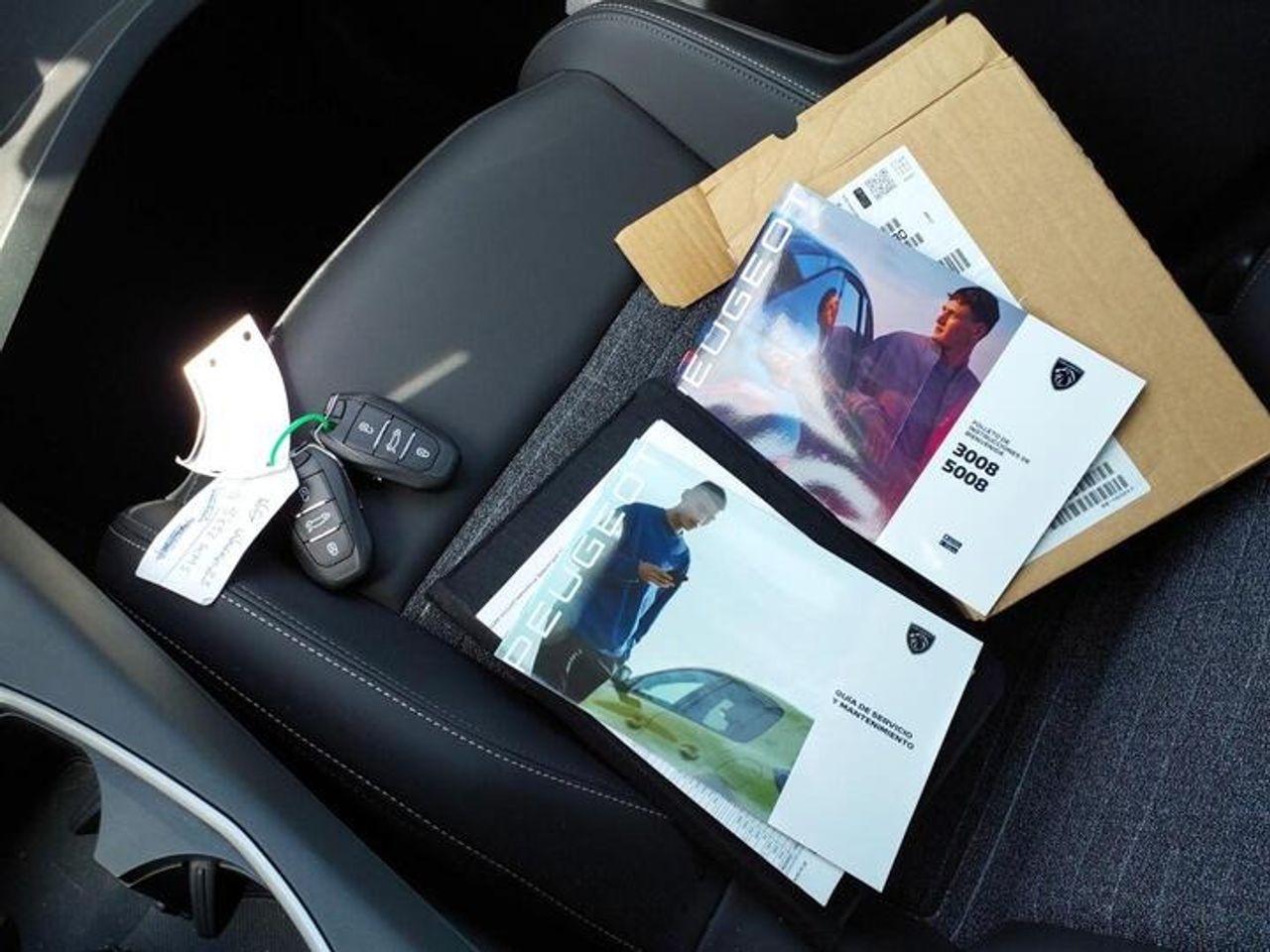 Peugeot 3008 Hybrid ALLURE 1.2 107KW  eDCS6 - Foto 2