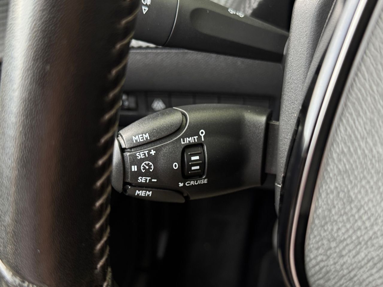 Peugeot 208 ACTIVE PACK PURE TECH 75 CV - Foto 2