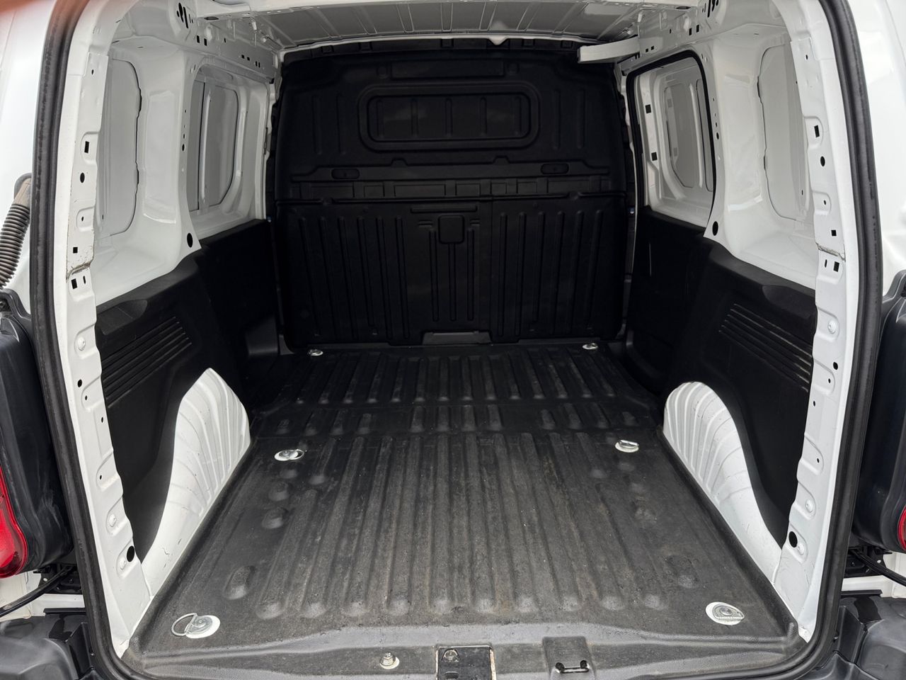 Peugeot Partner PRO STANDARD 600 KG BLUE HDI 100 CV - Foto 2