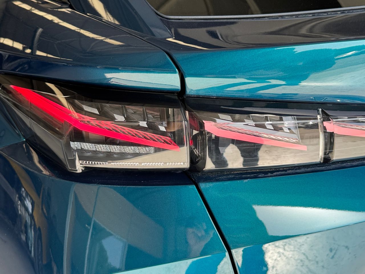 Peugeot 408 GT PURE TECH 130 CV EAT8 - Foto 2