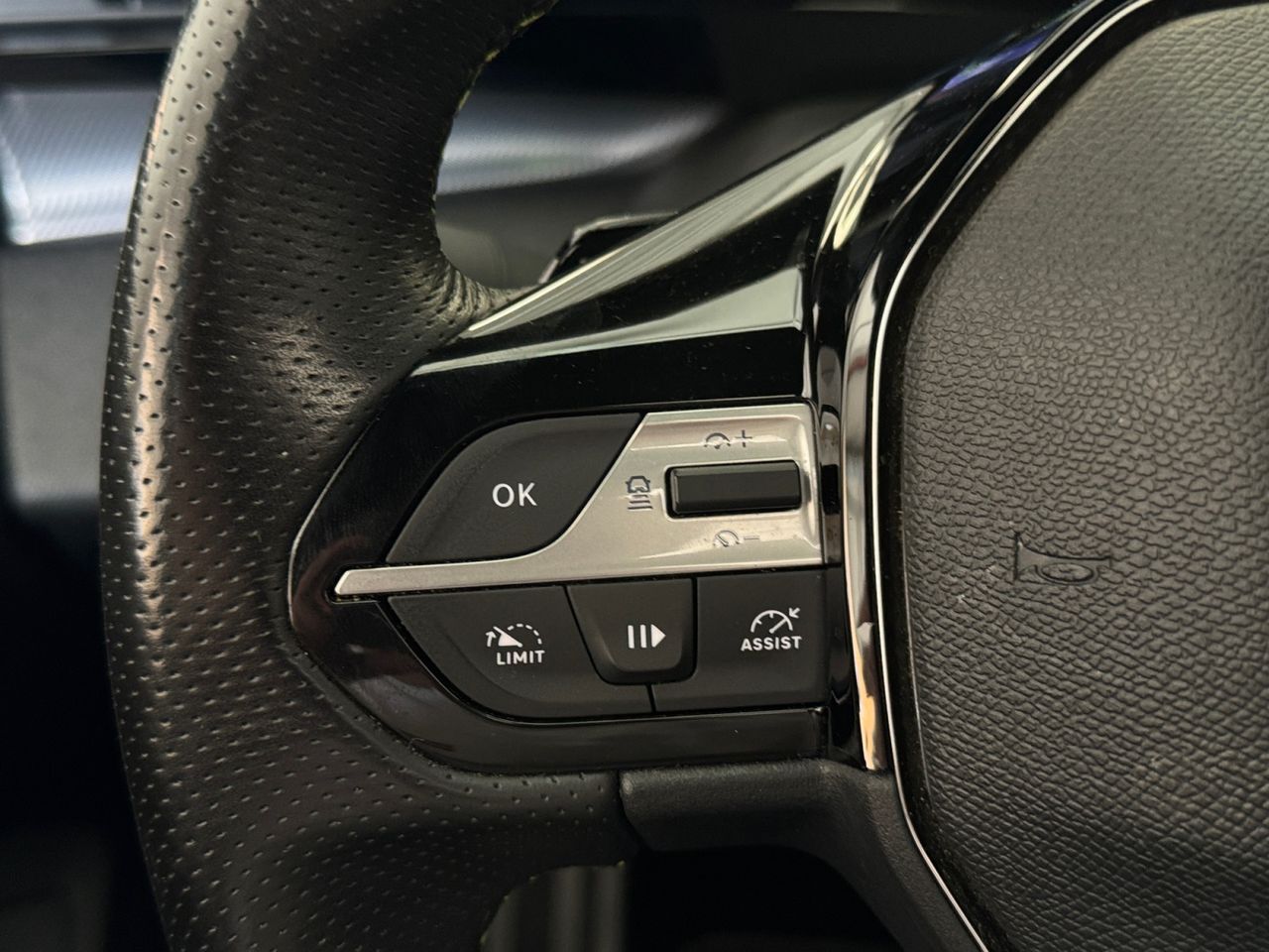 Peugeot 408 GT PURE TECH 130 CV EAT8 - Foto 2