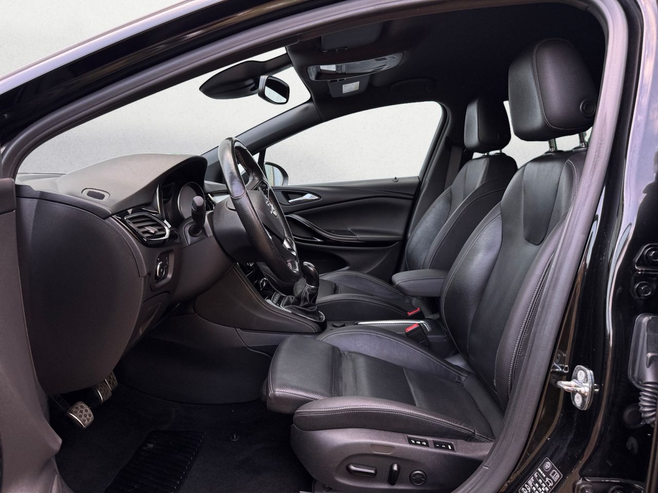 Opel Astra 1.4 TURBO DYNAMIC - Foto 2