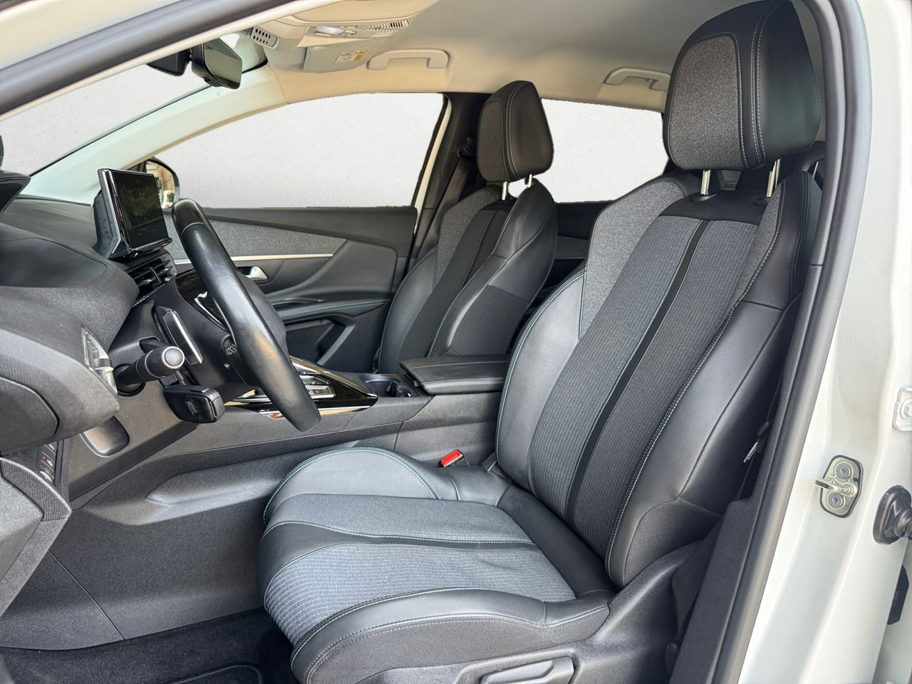 Peugeot 3008 Hybrid ALLURE PACK HYBRID 225 e EAT8 - Foto 2