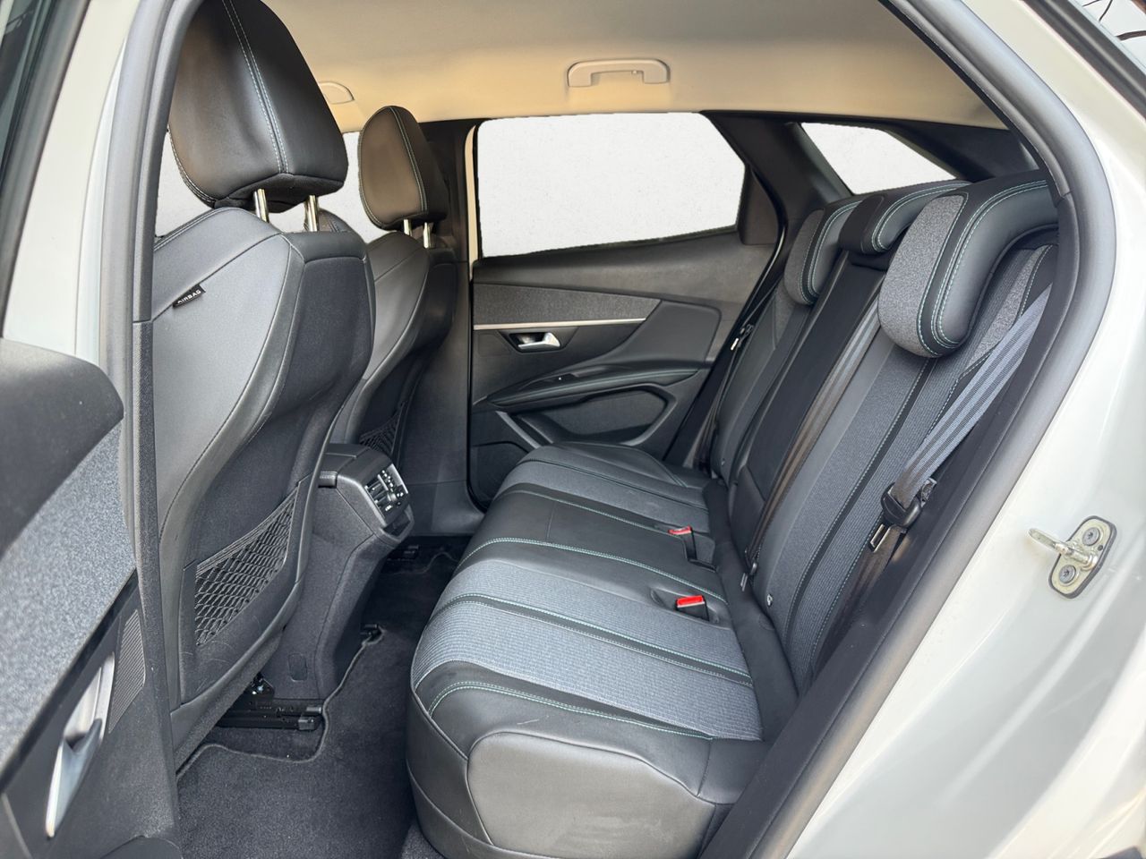 Peugeot 3008 Hybrid ALLURE PACK HYBRID 225 e EAT8 - Foto 2