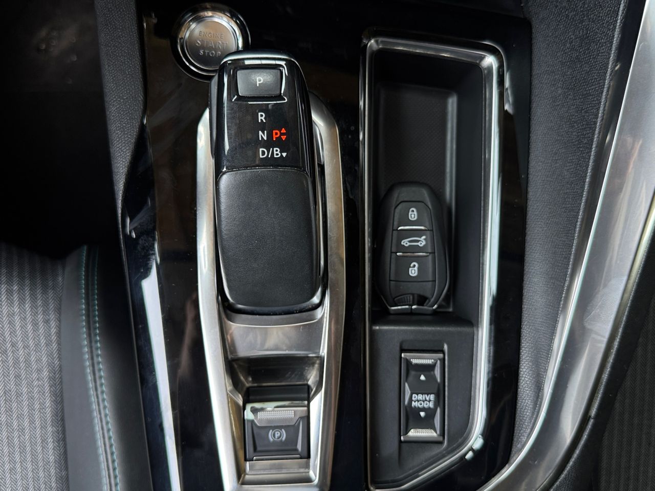 Peugeot 3008 Hybrid ALLURE PACK HYBRID 225 e EAT8 - Foto 2