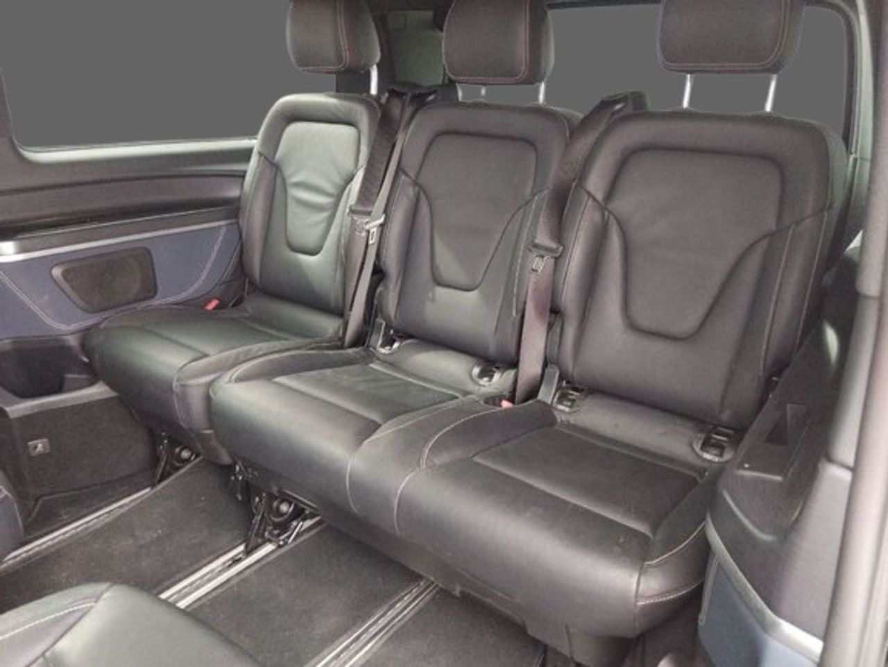 Mercedes EQV 300 LARGO  AVANTGARDE - Foto 2