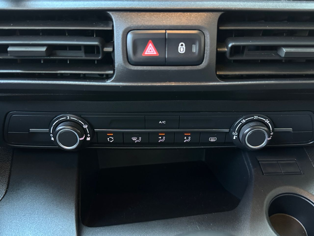 Peugeot Rifter ACTIVE PACK BUSINESS STANDARD BKUE HDI 100 CV - Foto 2