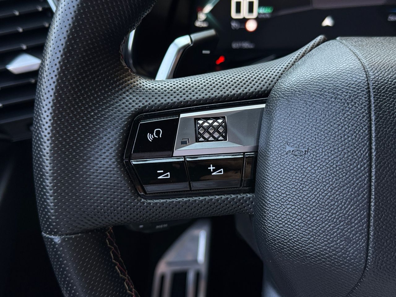 DS DS 7 Crossback E TENSE 4X4 PERFORMANCE LINE - Foto 2