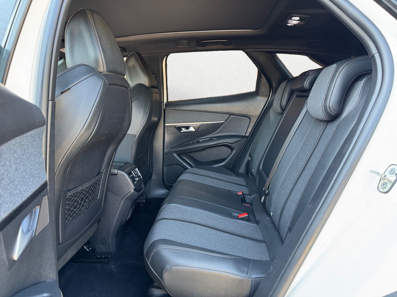 Peugeot 3008 GT LINE BLUE HDI 130 CV EAT8 - Foto 2