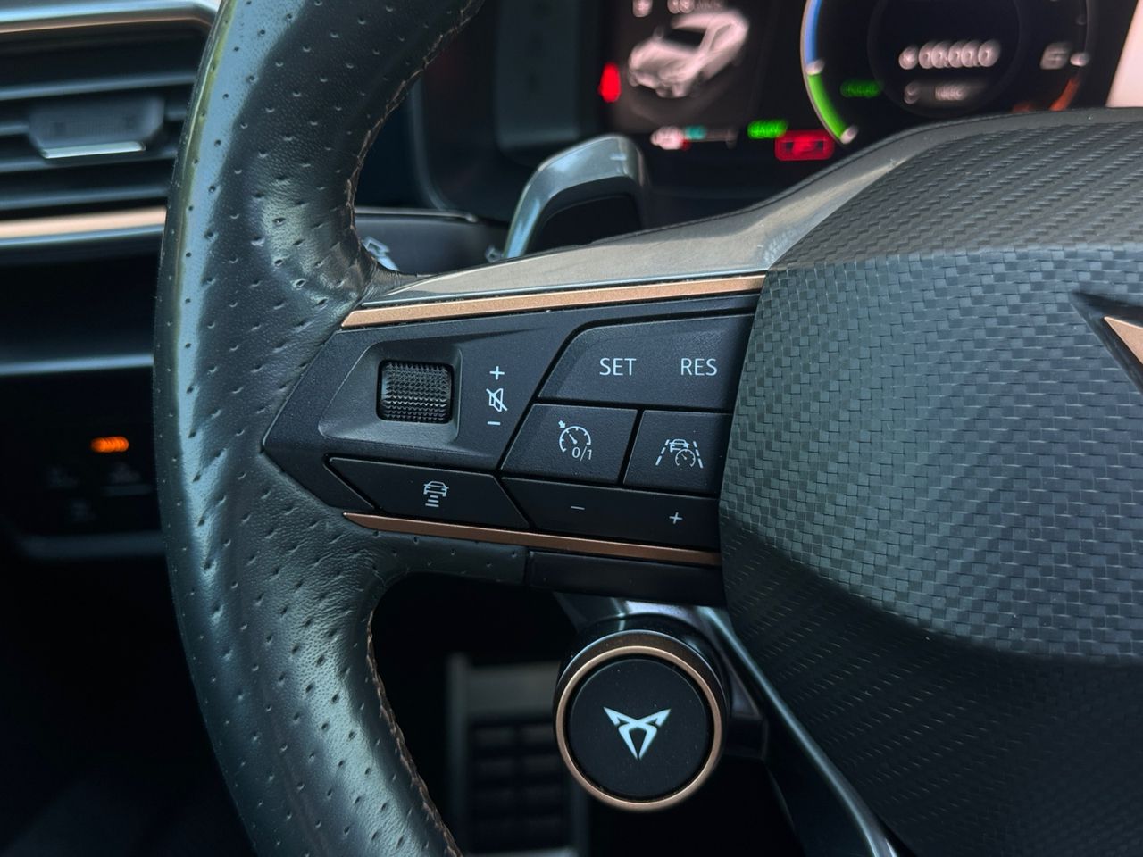 Cupra Formentor 1.4 e HYBRID 180 KW 245 CV VZ DSG - Foto 2