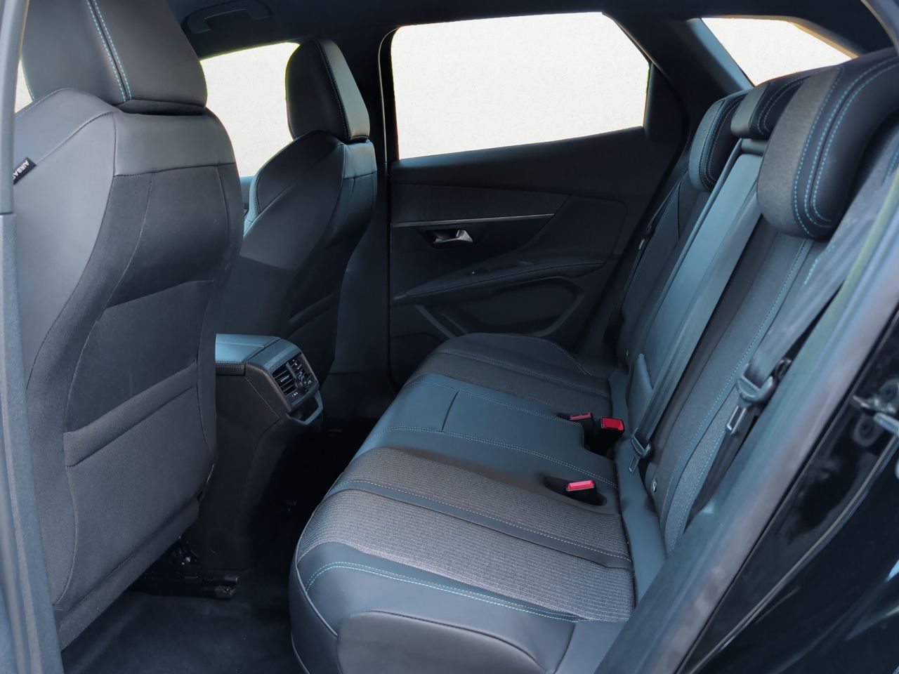 Peugeot 3008 Hybrid ALLURE PACK HYBRID 225 e EAT8 - Foto 2