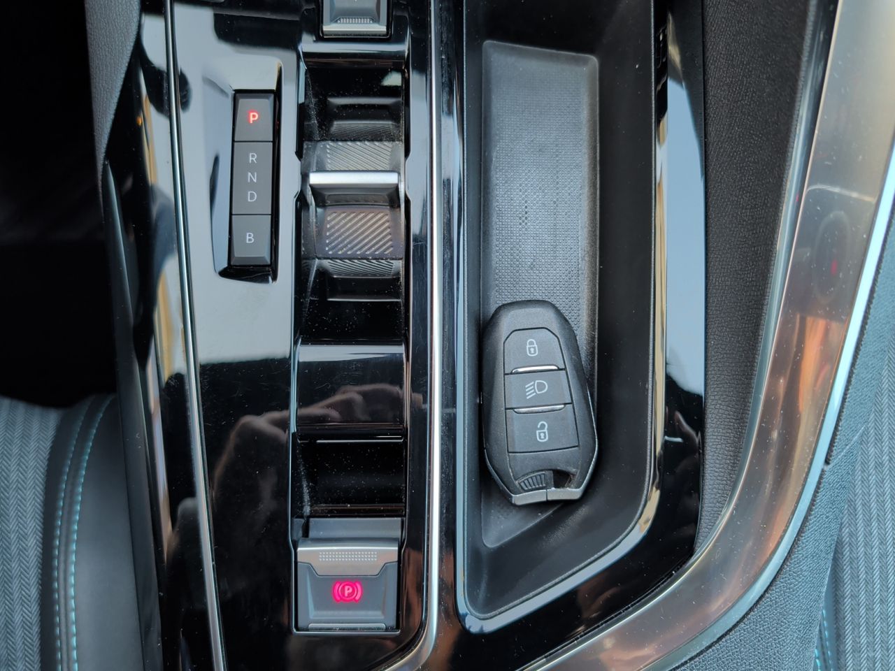 Peugeot 3008 Hybrid ALLURE PACK HYBRID 225 e EAT8 - Foto 2