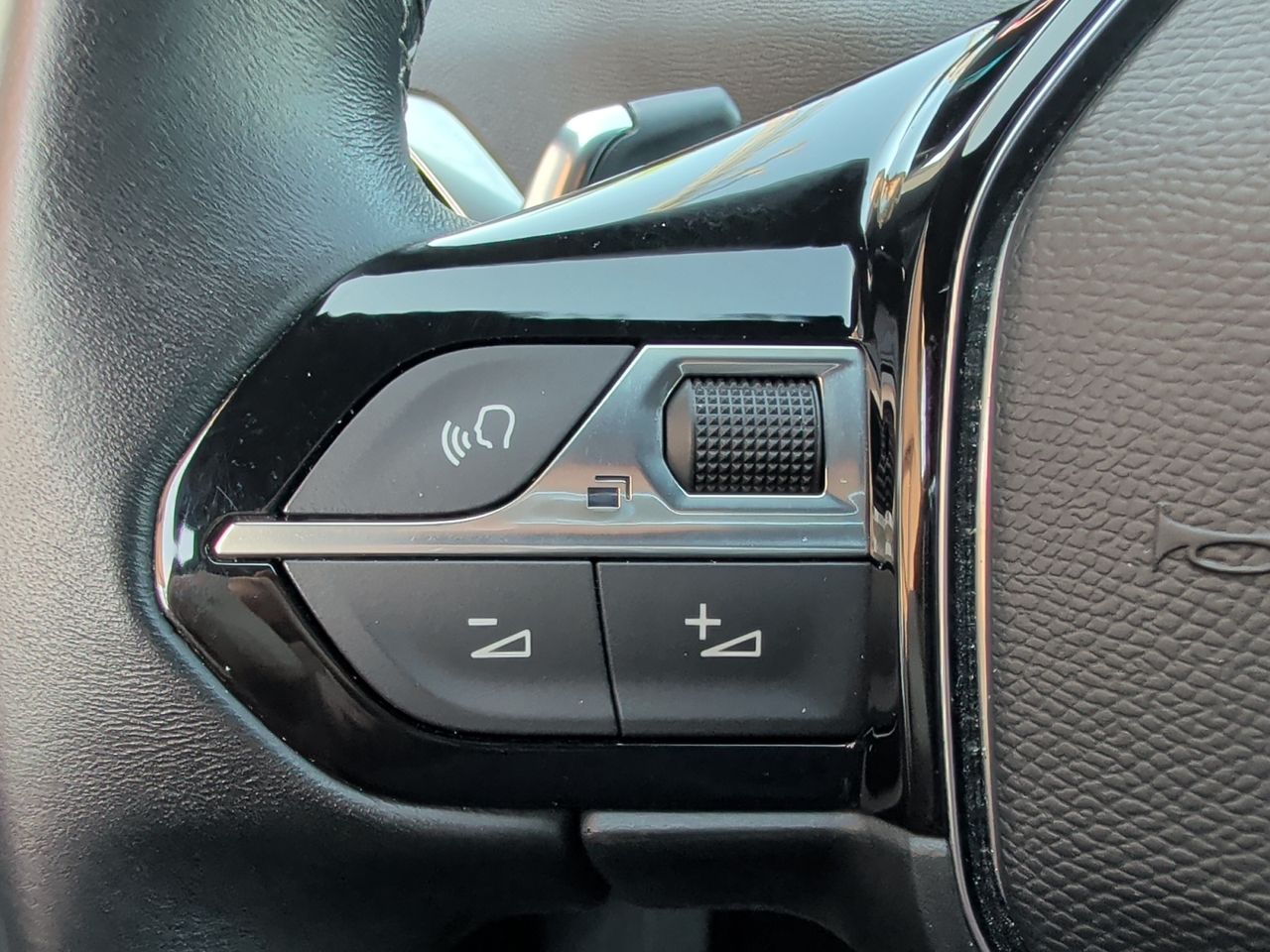 Peugeot 3008 Hybrid ALLURE PACK HYBRID 225 e EAT8 - Foto 2