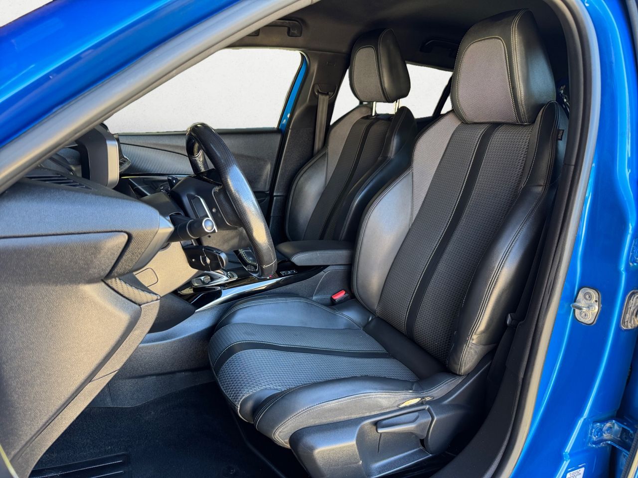 Peugeot 2008 GT LINE BLUE HDI 130 CV EAT8 - Foto 2