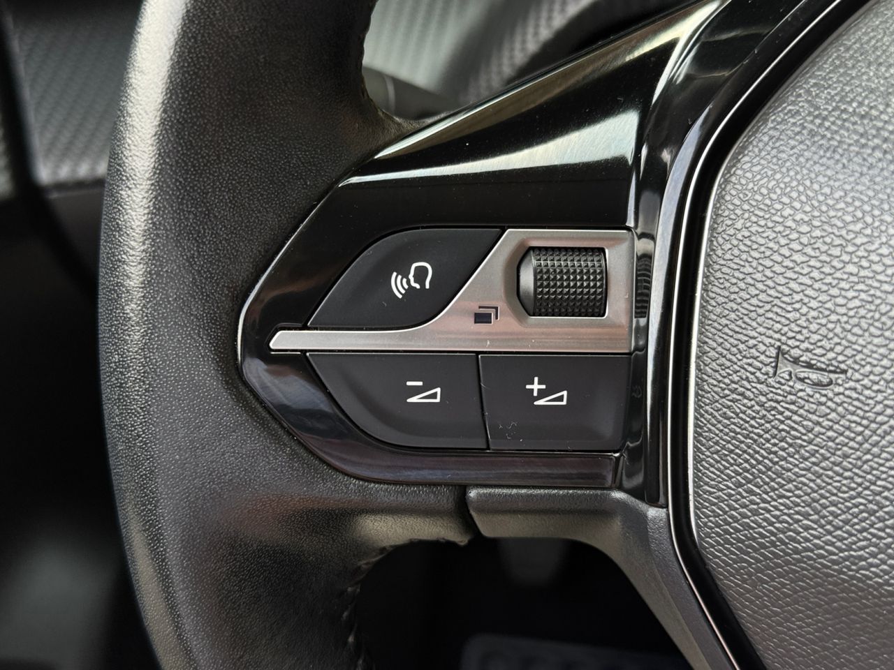 Peugeot 208 ALLURE PACK PURE TECH 100 CV - Foto 2