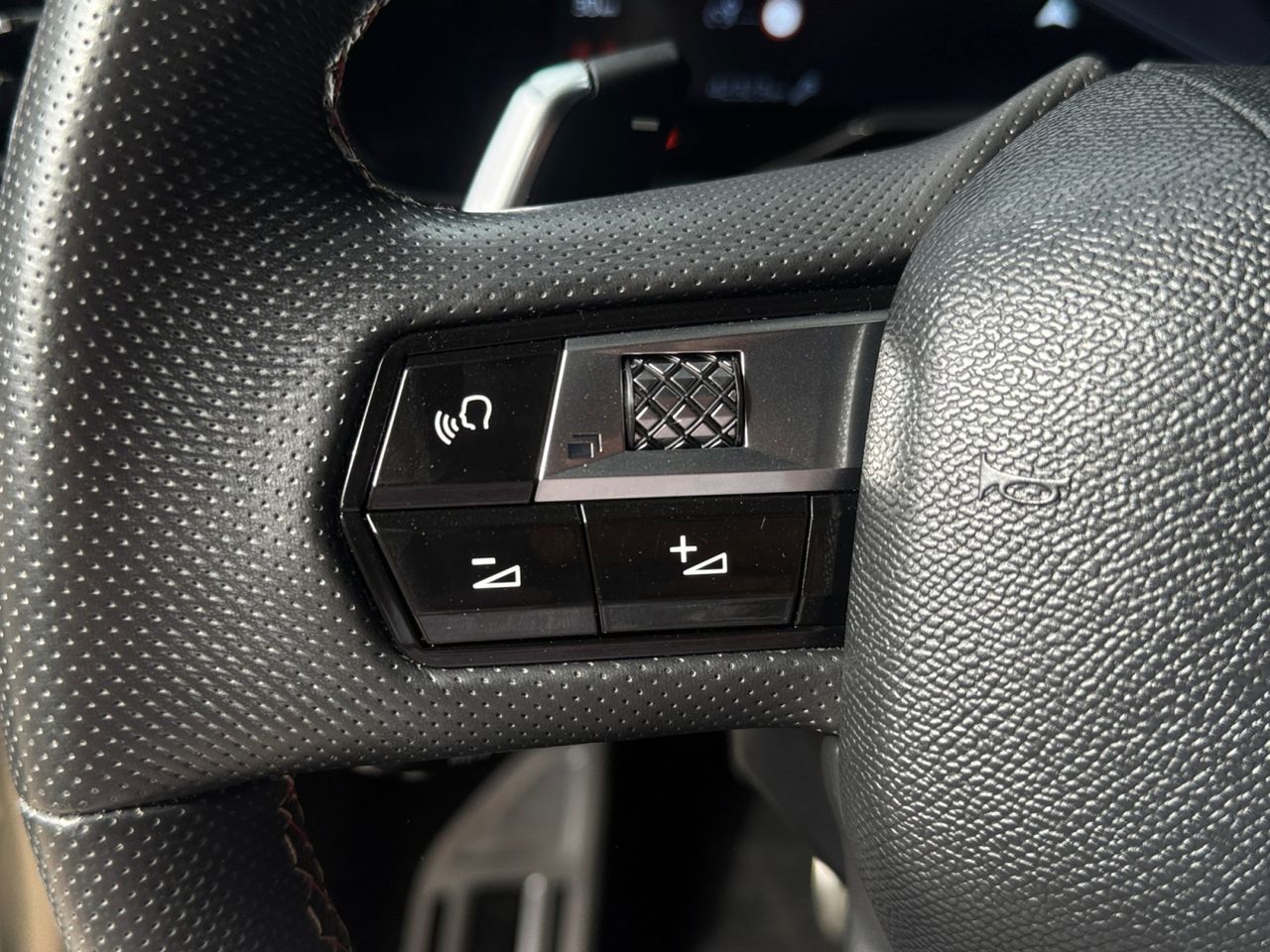 DS DS 7 Crossback E TENSE 4X4 PERFORMANCE LINE - Foto 2