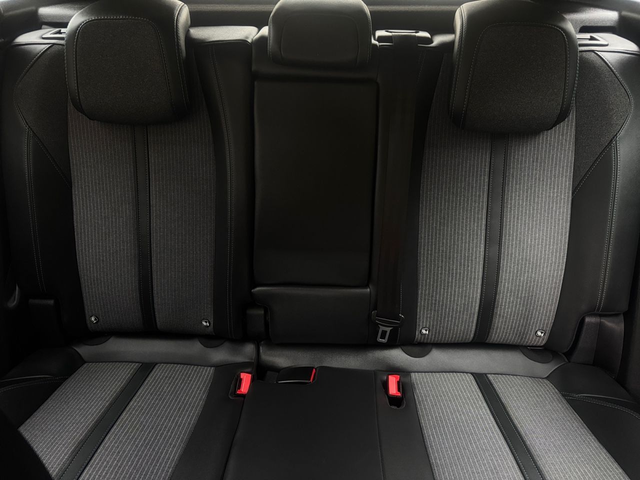 Peugeot 3008 Hybrid ALLURE PACK HYBRID 225 e EAT8 - Foto 2