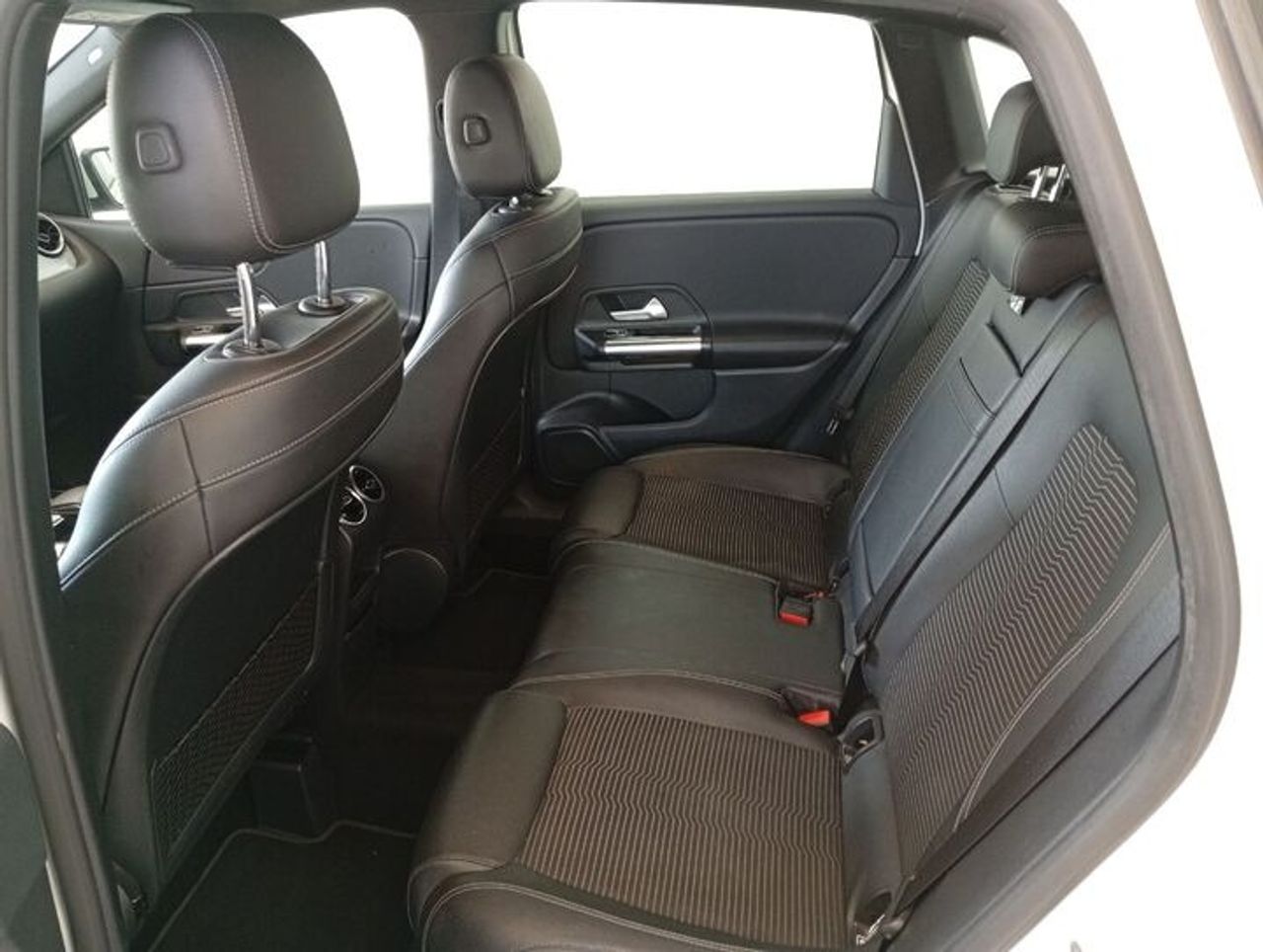Mercedes Clase B 180 D AUT ADVANTAGE - Foto 2