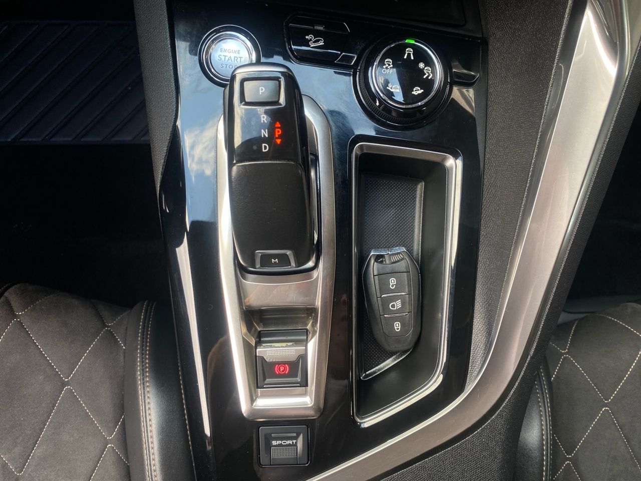Peugeot 3008 GT BLUE HDI 180 CV EAT8 - Foto 2