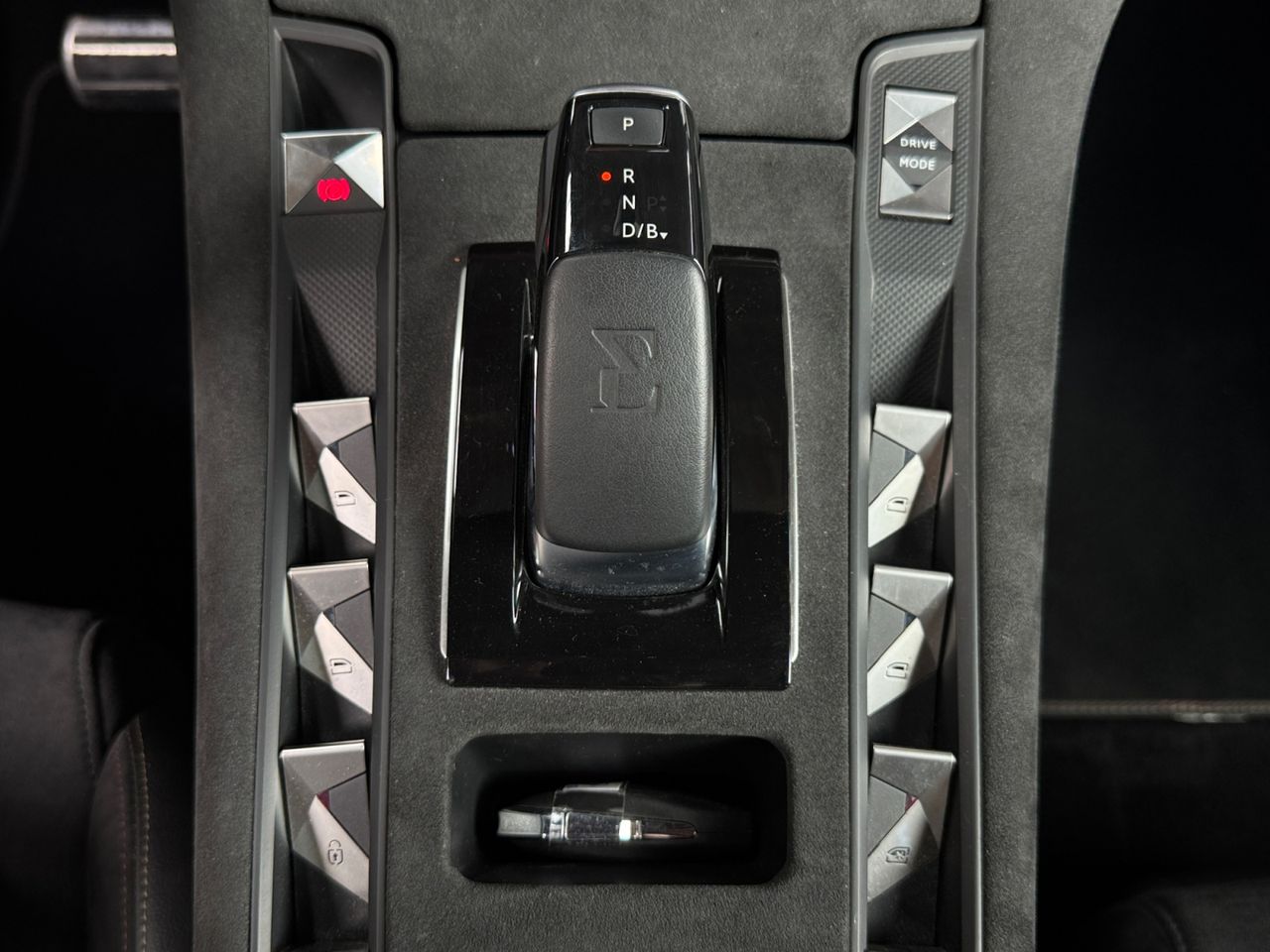 DS DS 7 Crossback E TENSE 4X4 PERFORMANCE LINE - Foto 2