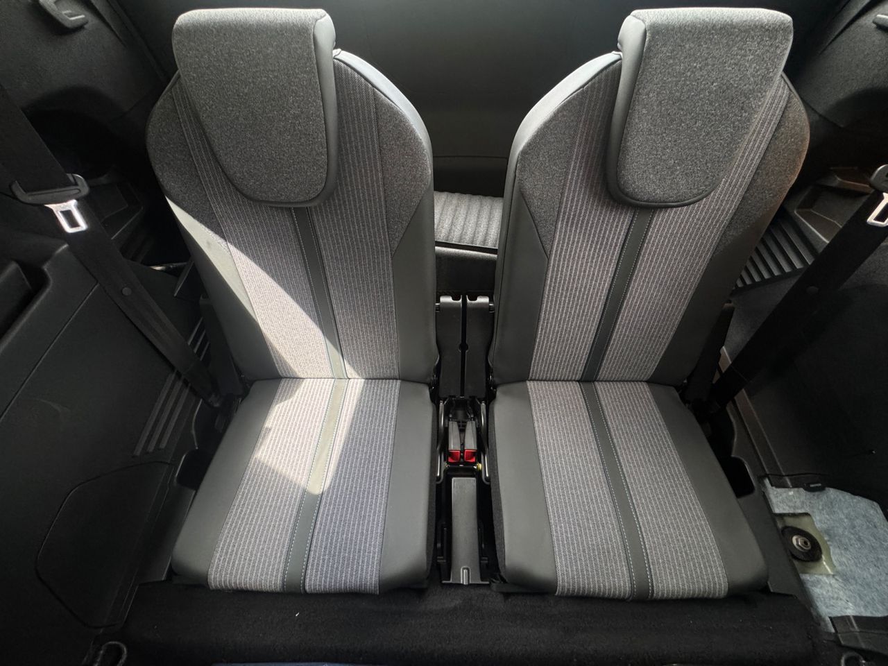 Peugeot 5008 ALLURE PACK PURE TECH 130 CV - Foto 2