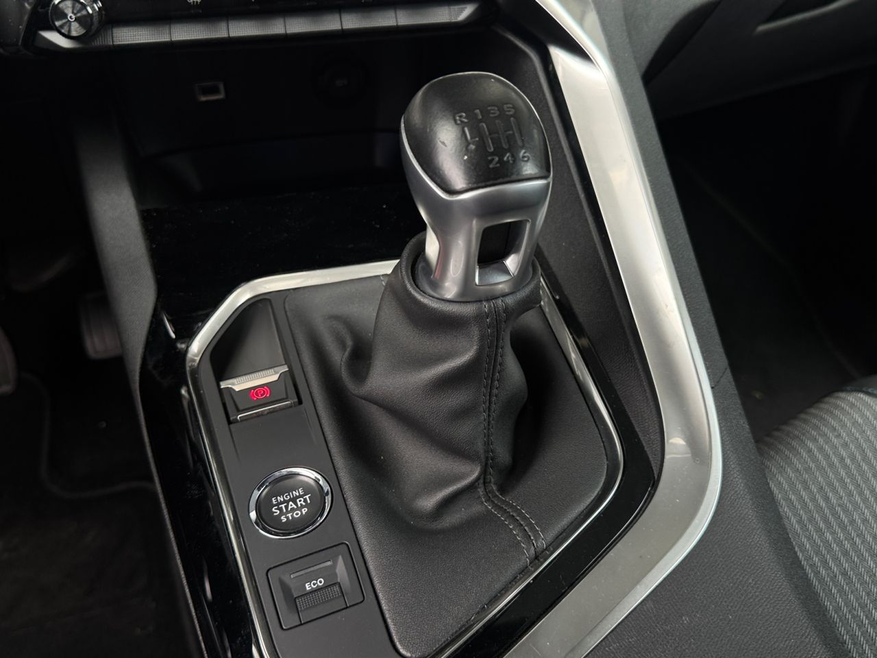 Peugeot 5008 ALLURE PACK PURE TECH 130 CV - Foto 2