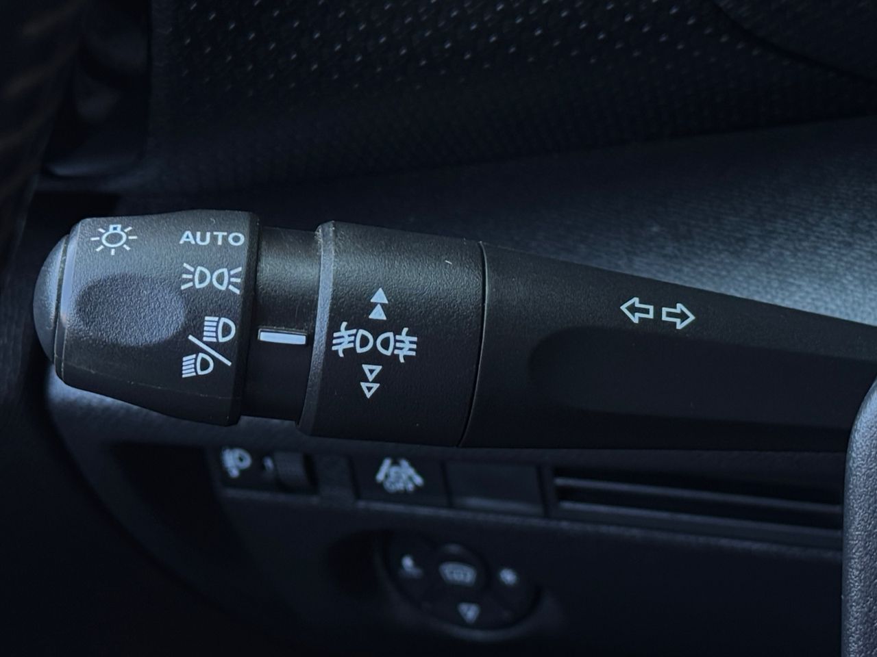Citroën C4 BLUE HDI 110 CV FEEL PACK - Foto 2