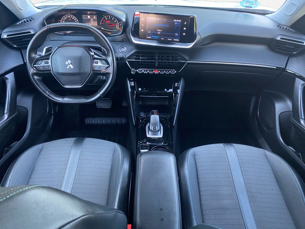 Peugeot 2008 ALLURE BLUE HDI 130 CV EAT8 - Foto 2