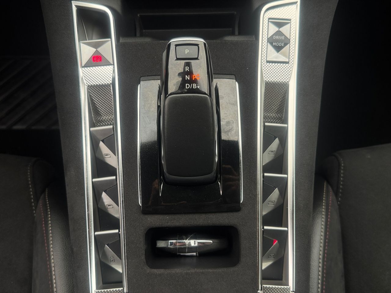 DS DS 7 Crossback E TENSE 225 PERFORMACE LINE - Foto 2