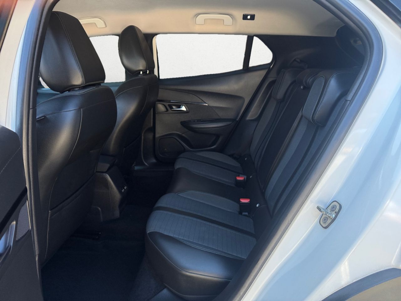 Peugeot 2008 ALLURE BLUE HDI 110 CV - Foto 2