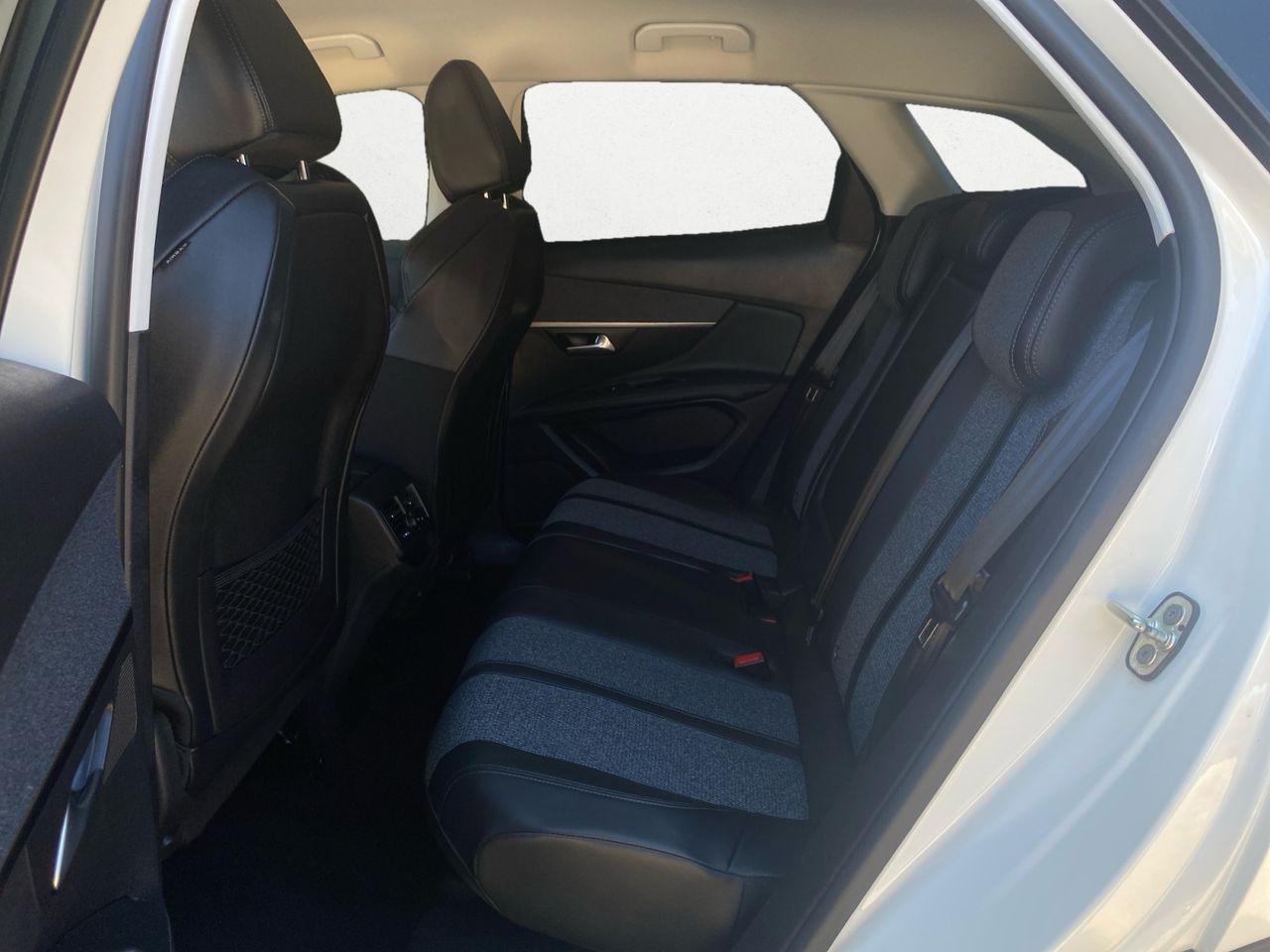 Peugeot 3008 ALLURE BLUE HDI 130 CV EAT8 - Foto 2