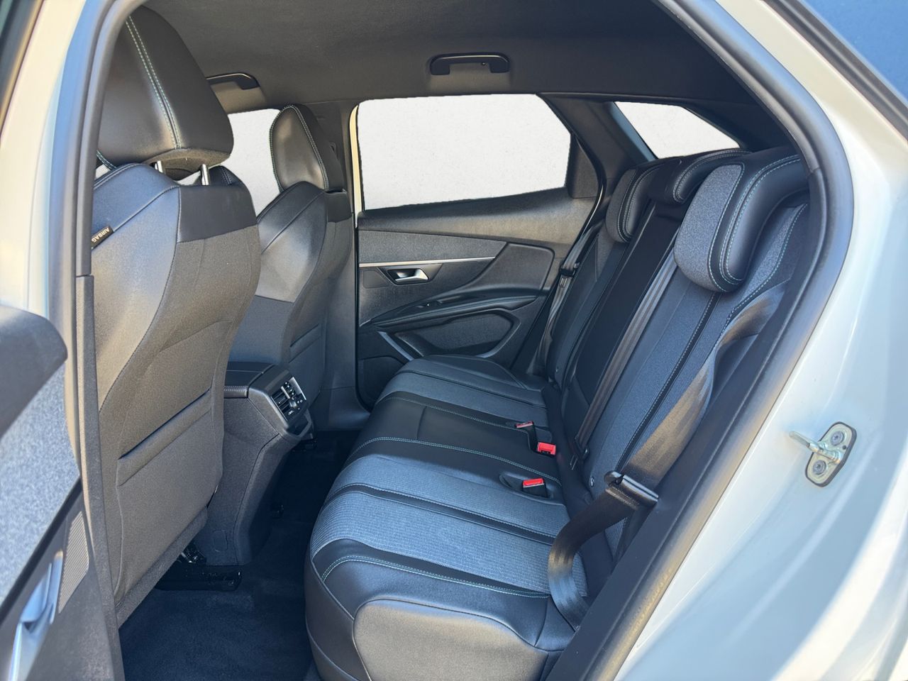 Peugeot 3008 Hybrid ALLURE PACK HYBRID 225 e EAT8 - Foto 2
