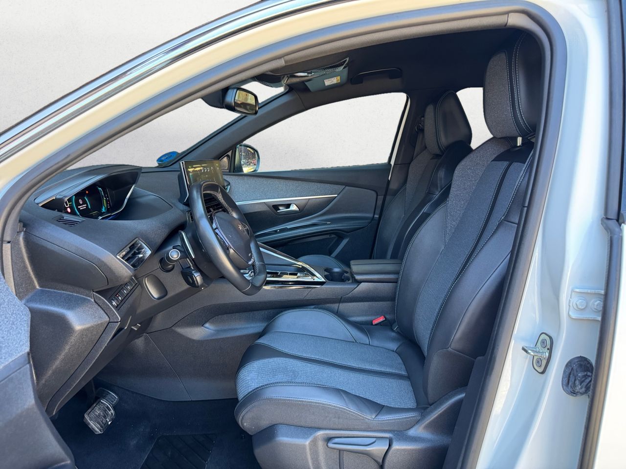 Peugeot 3008 Hybrid ALLURE PACK HYBRID 225 e EAT8 - Foto 2