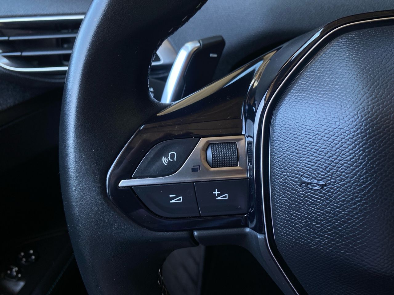 Peugeot 3008 Hybrid ALLURE PACK 225 e EAT8 - Foto 2