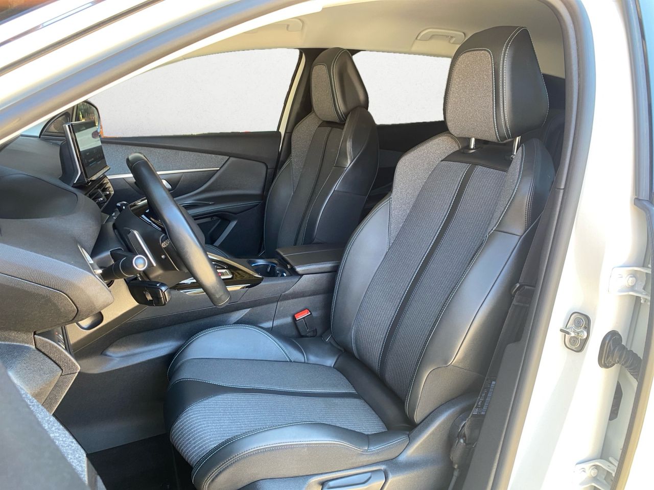 Peugeot 3008 Hybrid ALLURE PACK 225 e EAT8 - Foto 2