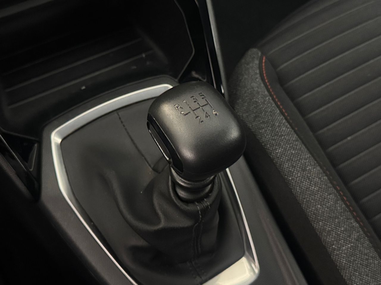 Peugeot 2008 ACTIVE PACK BLUE HDI 110 CV - Foto 2