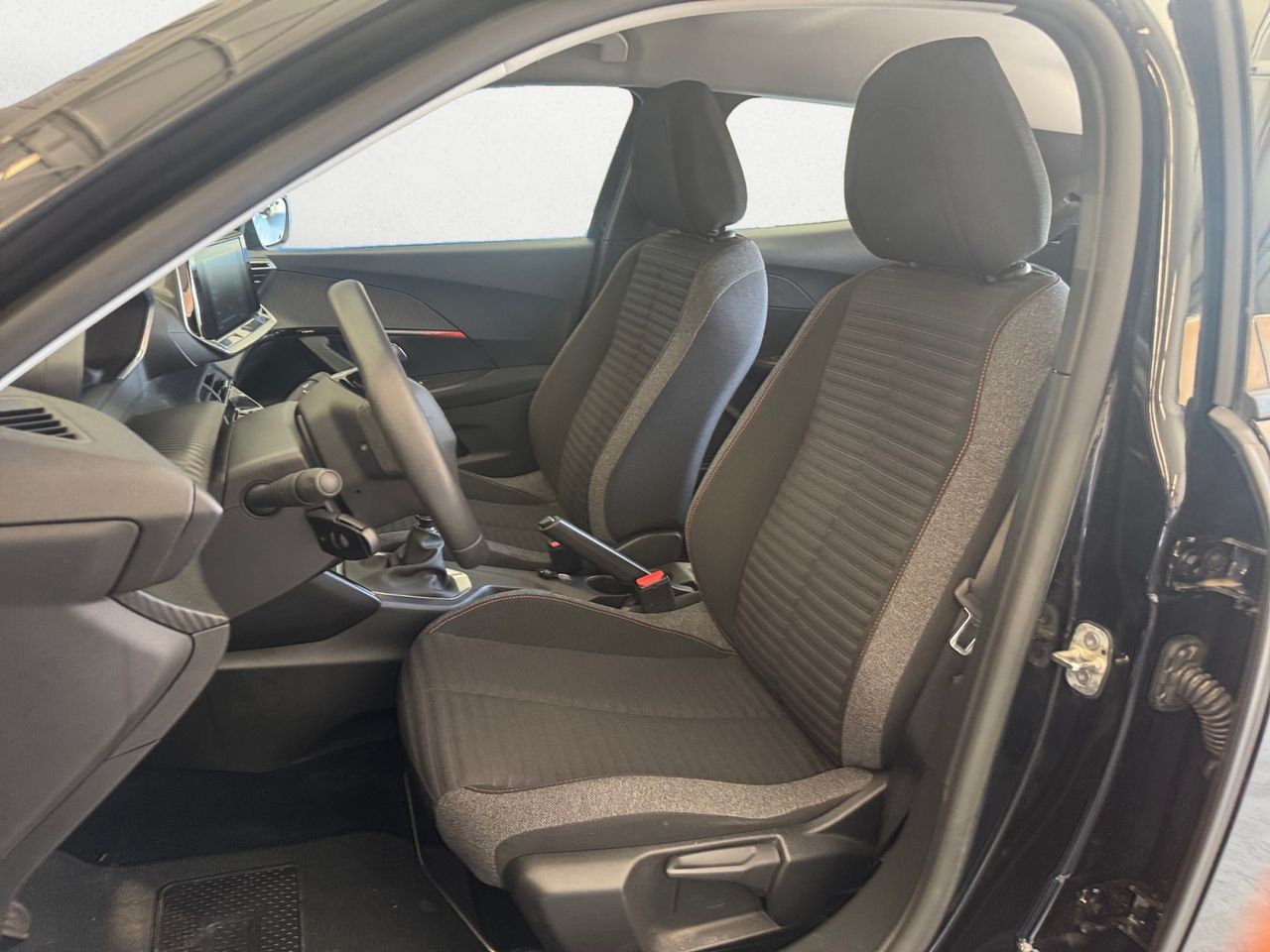 Peugeot 2008 ACTIVE PACK BLUE HDI 110 CV - Foto 2
