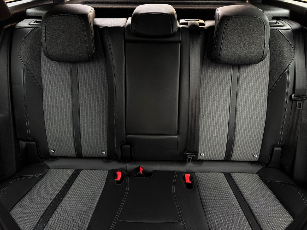 Peugeot 3008 Hybrid ALLURE PACK HYBRID 225 e EAT8 - Foto 2