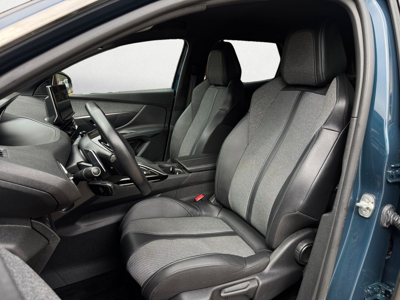 Peugeot 3008 Hybrid ALLURE PACK HYBRID 225 e EAT8 - Foto 2