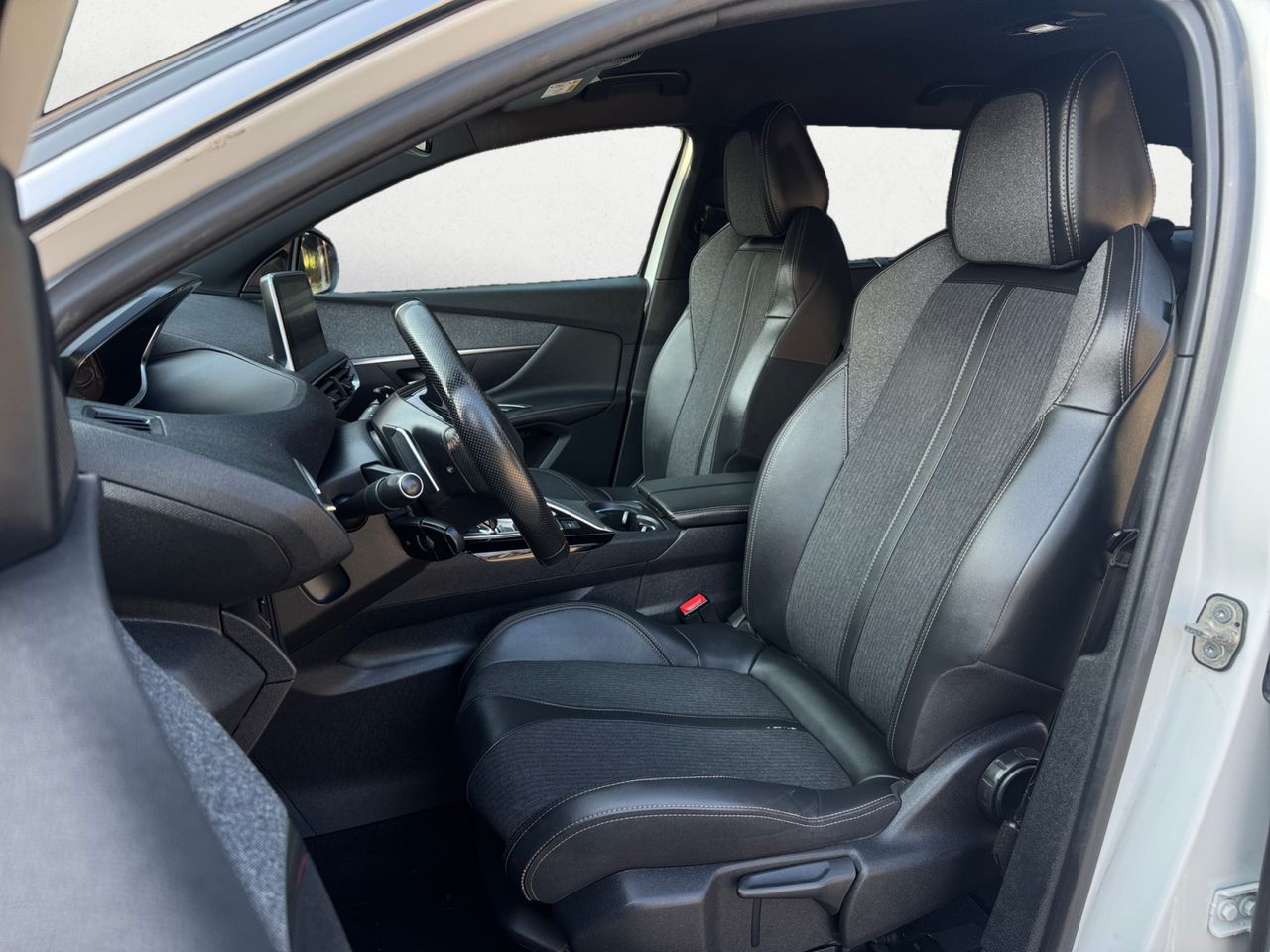 Peugeot 5008 GT LINE BLUE HDI 130 CV EAT8 - Foto 2