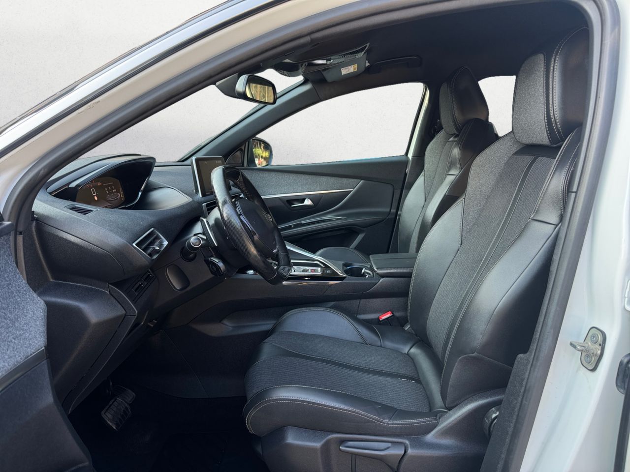 Peugeot 5008 GT LINE BLUE HDI 130 CV EAT8 - Foto 2