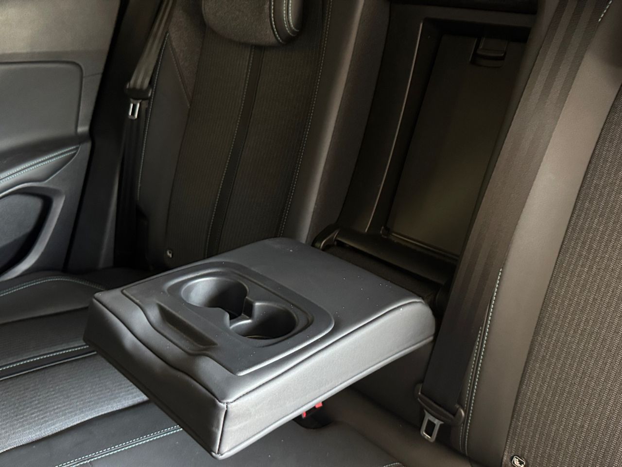 Peugeot 3008 Hybrid ALLURE PACK HYBRID 225 e EAT8 - Foto 2