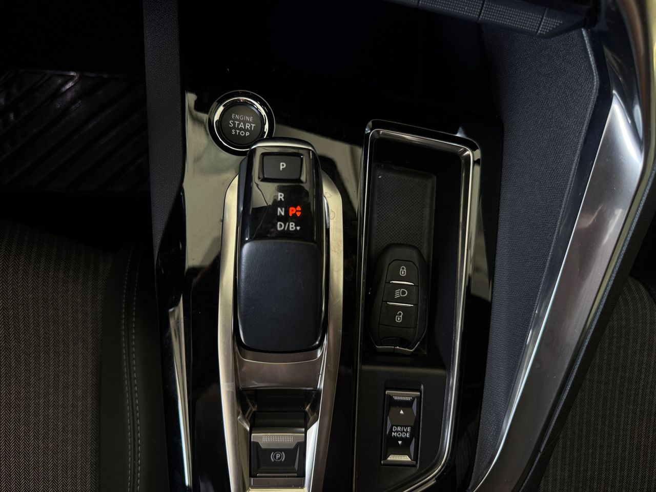 Peugeot 3008 Hybrid ALLURE PACK HYBRID 225 e EAT8 - Foto 2