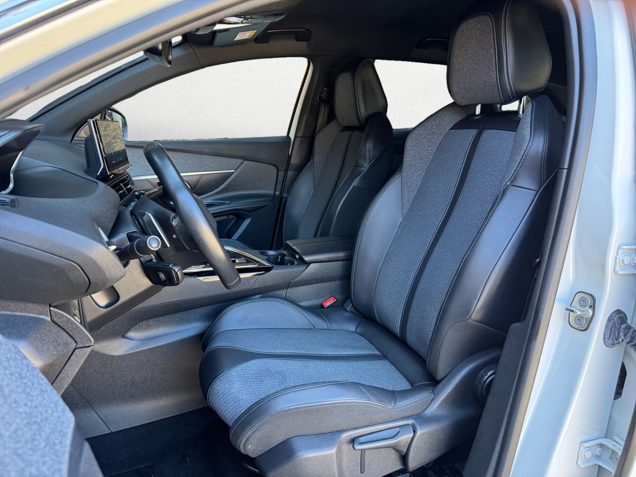 Peugeot 3008 Hybrid ALLURE PACK HYBRID 225 e EAT8 - Foto 2