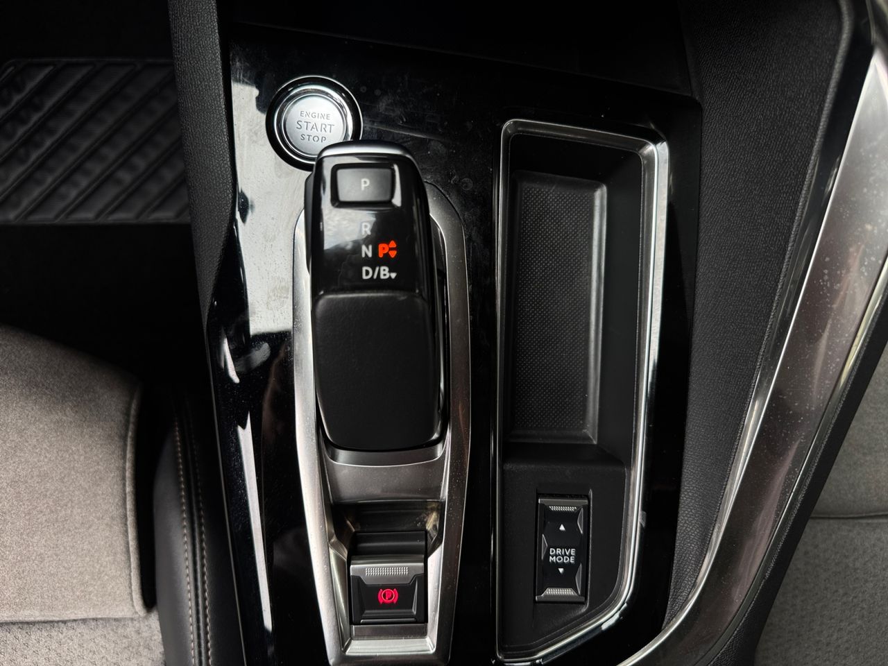 Peugeot 3008 Hybrid GT PACK HYBRID 225 e EAT8 - Foto 2