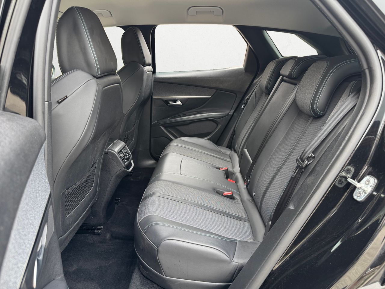 Peugeot 3008 Hybrid ALLURE PACK HYBRID 225 e EAT8 - Foto 2