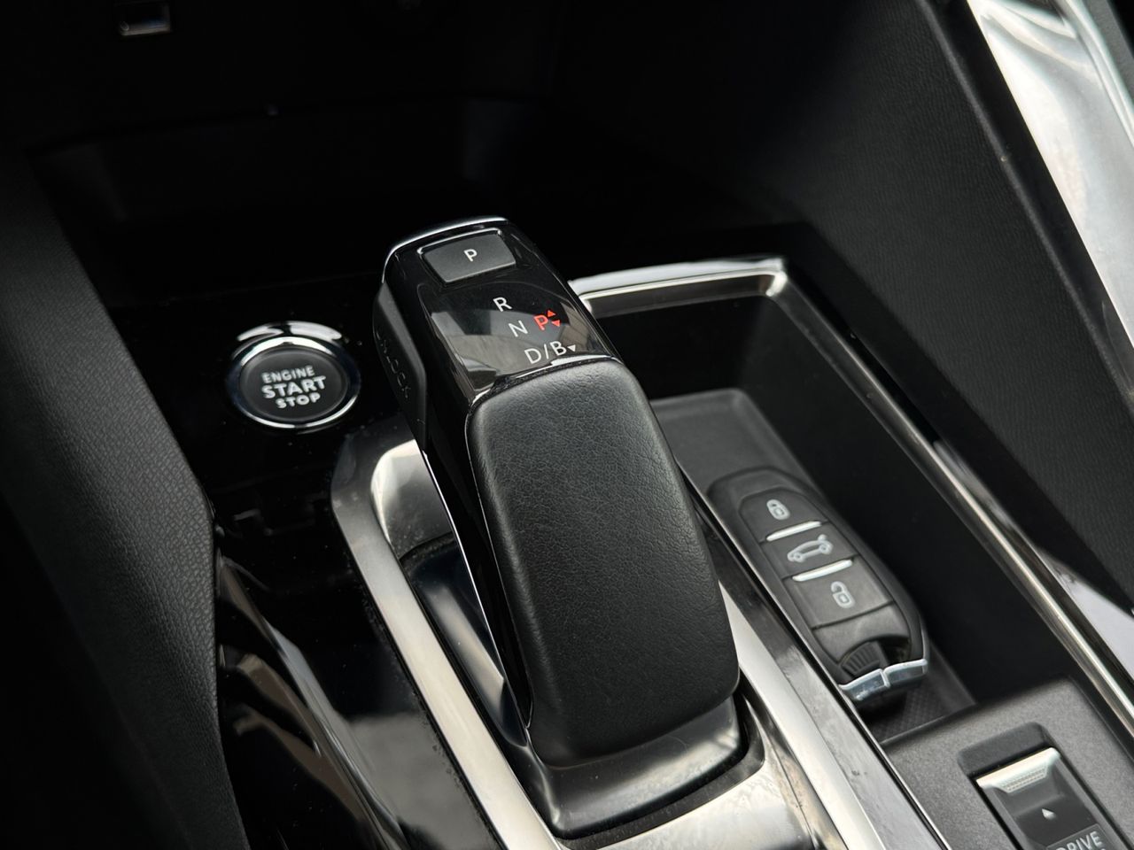 Peugeot 3008 Hybrid ALLURE PACK HYBRID 225 e EAT8 - Foto 2