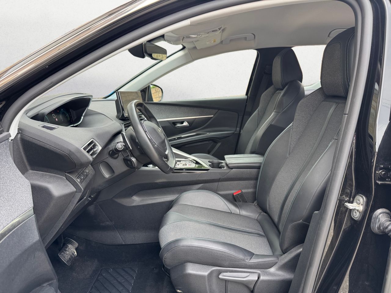 Peugeot 3008 Hybrid ALLURE PACK HYBRID 225 e EAT8 - Foto 2
