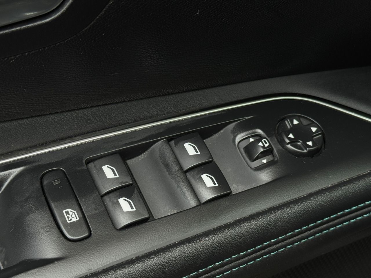 Peugeot 3008 Hybrid ALLURE PACK HYBRID 225 e EAT8 - Foto 2